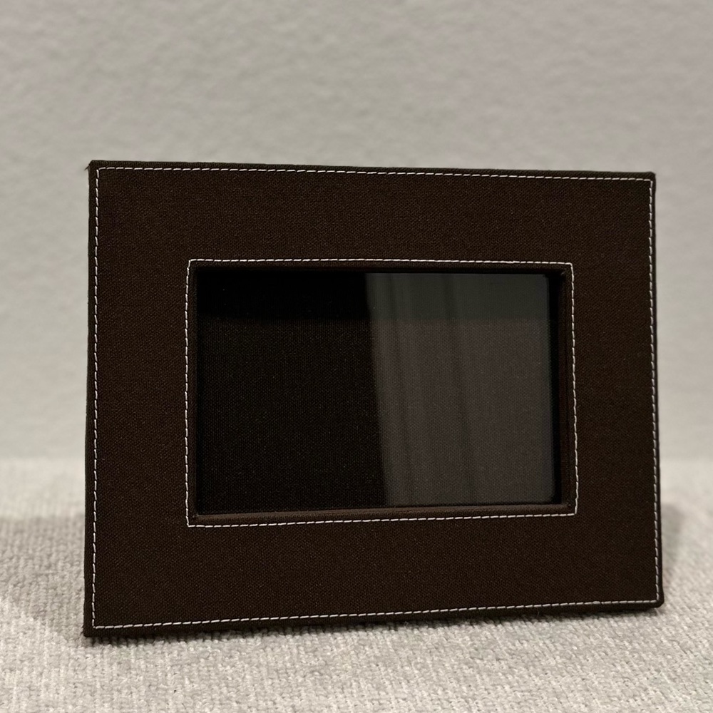 SWING Picture Frame - Picture 2 of 7